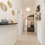 Maraska Lux Апартаменты *
