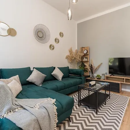Apartment Maraska Lux *